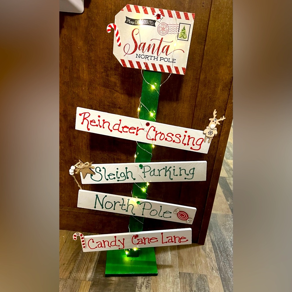 North Pole Holiday Sign